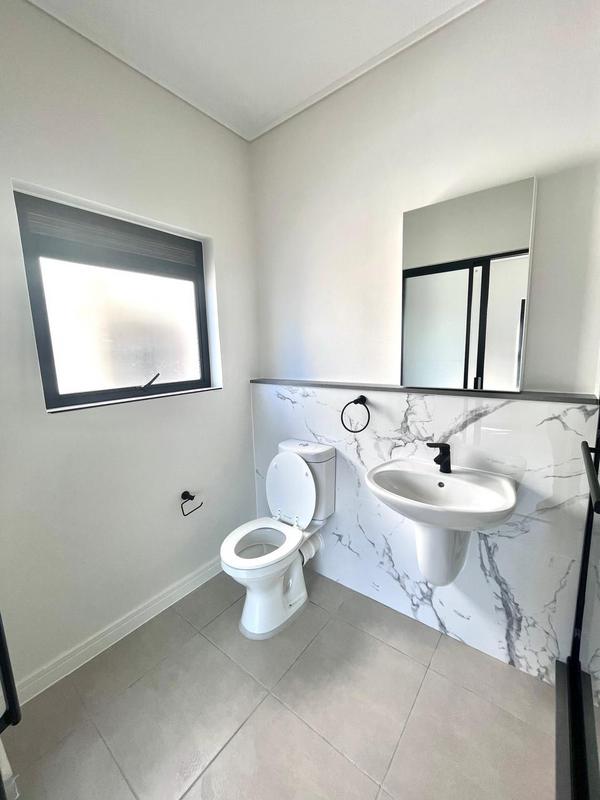 1 Bedroom Property for Sale in Somerset West Western Cape